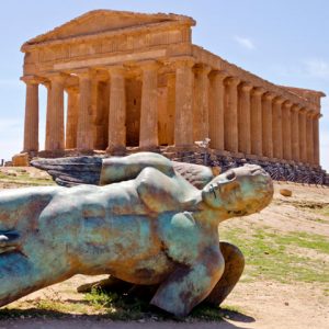 Sicily_Agrigento_Valley_of_Temples_View_Icarus