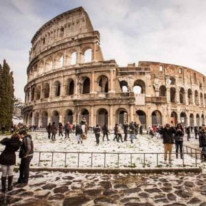 Lazio_Rome_Colosseum_People_Winter_Snow