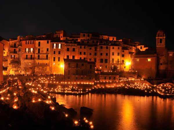 Liguria_Tellaro_Christmas_Lights