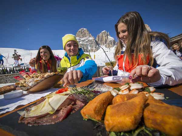 Trentino_Dolomites_Food_Ski_People_Apres_Ski