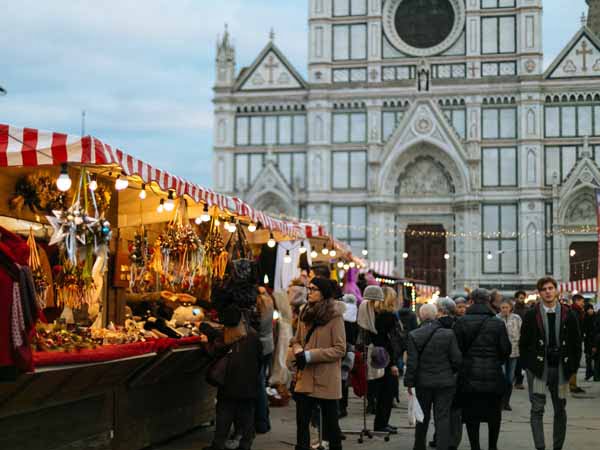 Tuscany_Florence_Christmas_Market_Santa_Croce