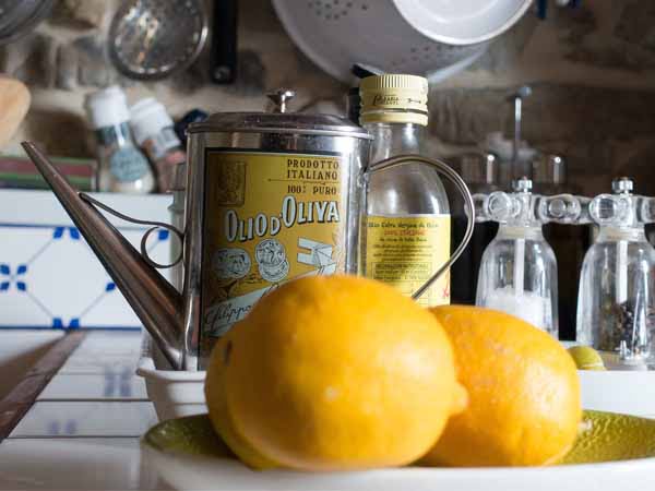 Italy_Food_Oil_Lemons_Ingredients