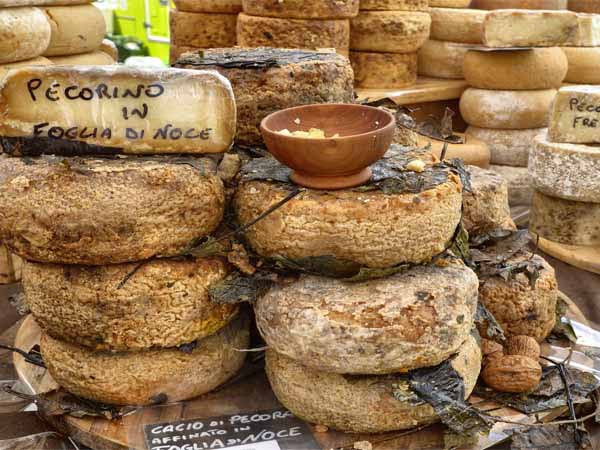 Piedmont_Langhe_Food_Cheese_Open_Market