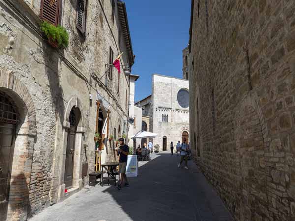 Umbria_Bavegna_Street_View_town_history_